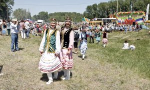 Всем народам дарит радость славный Сабантуй