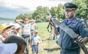 На берегу водохранилища -  день безопасности