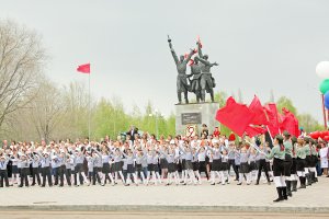 Hа всю оставшуюся жизнь  нам хватит подвигов и славы